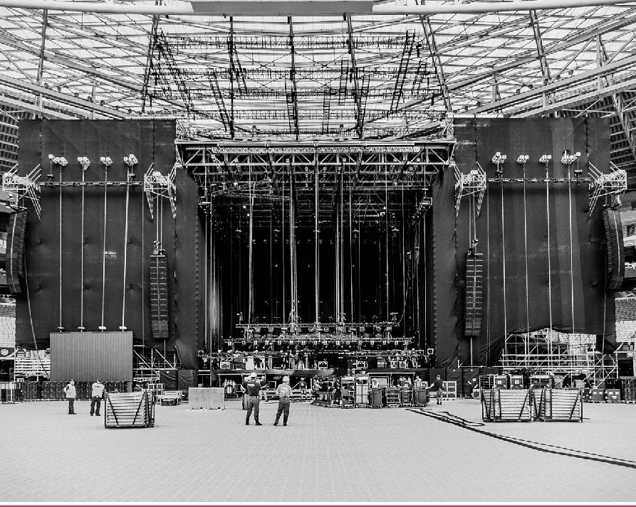 Palco sendo montado